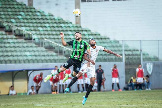 小卡伤退快船负森林狼 利拉德12中2雄鹿负国王