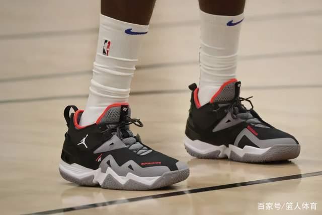 张宁21分山西不敌首钢 邹阳18分福建大胜同曦